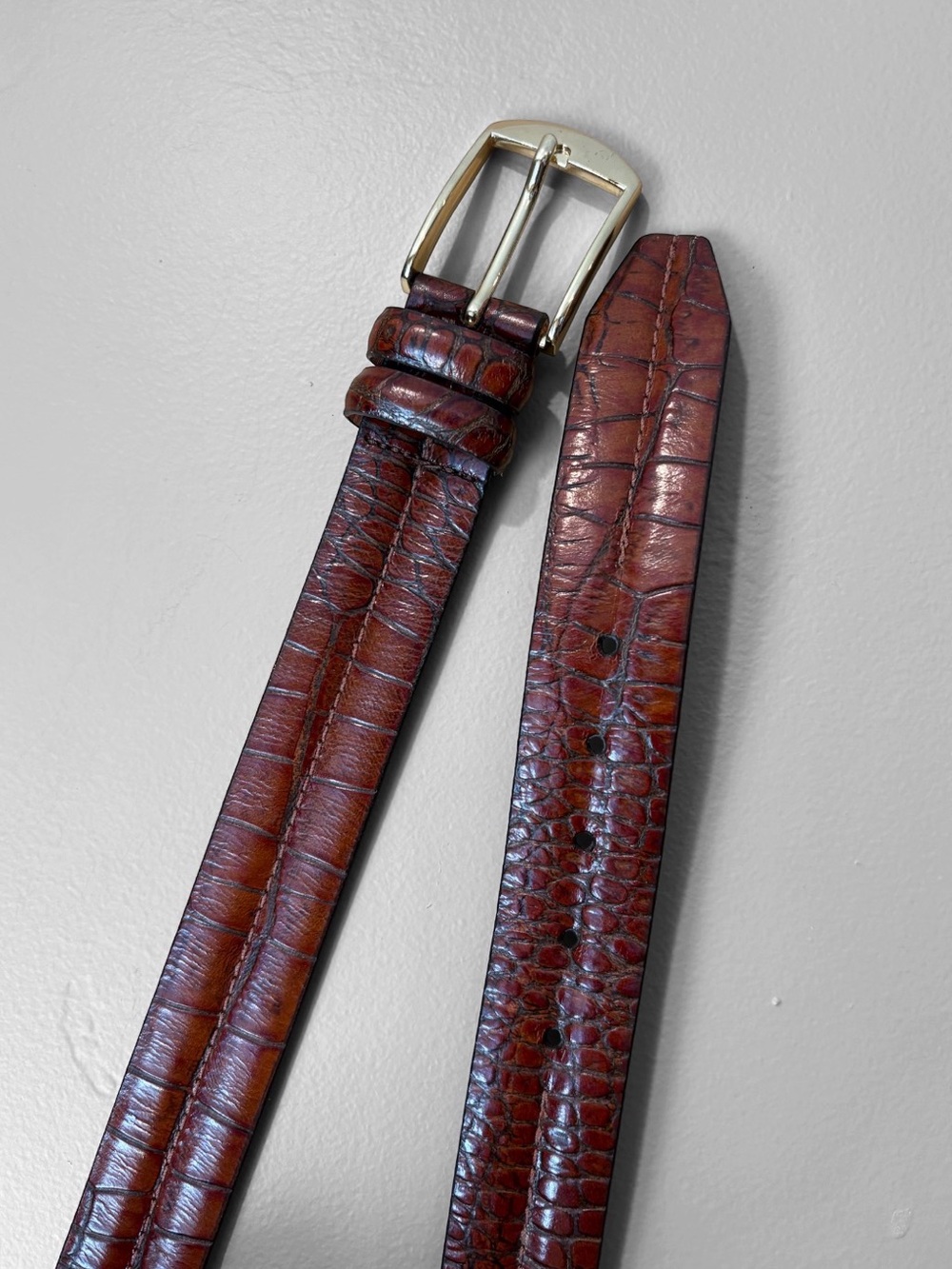 Alligator Grain Chestnut Brown Calf Leather Men’s Size 38 Belt Gold Buckle